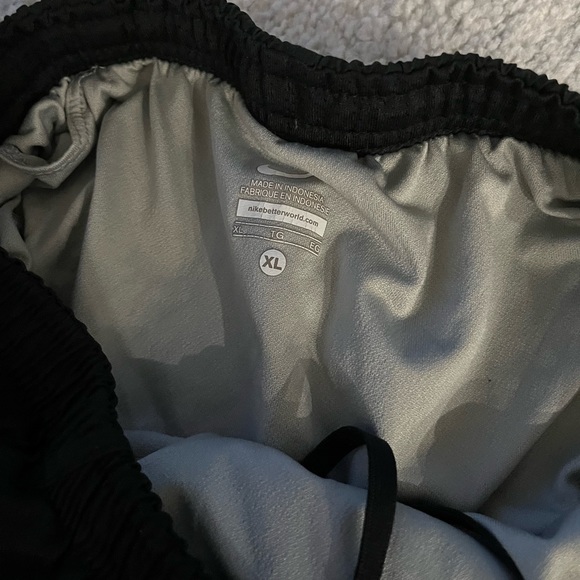 Nike running shorts - Picture 4 of 4